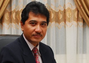 Dr. H. Hamid Fahmi Zarkasyi M.Phil02