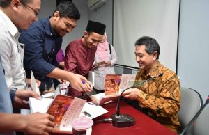Guru Besar IPB Workshop Filsafat Sains bersama Prof. Hamid Fahmy Zarkasyi